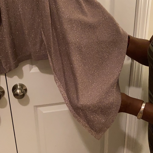 NWT 2 piece Short Set, Top size Lg short size med - Picture 6 of 15